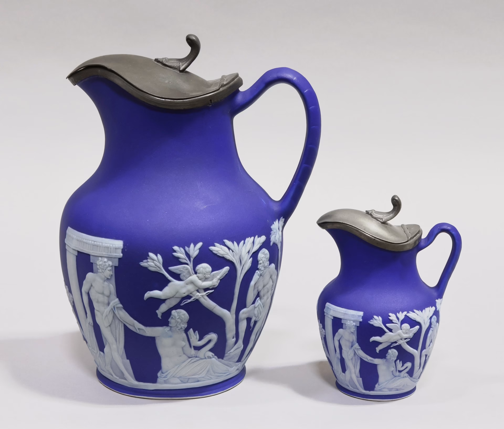 SINCE 1979 Hall's Auction Services CONSIGN WITH HALL'S AUCTION YOUR TRUSTED SOURCE FOR ANTIQUES, COLLECTIBLES AND WINE & SPIRITS