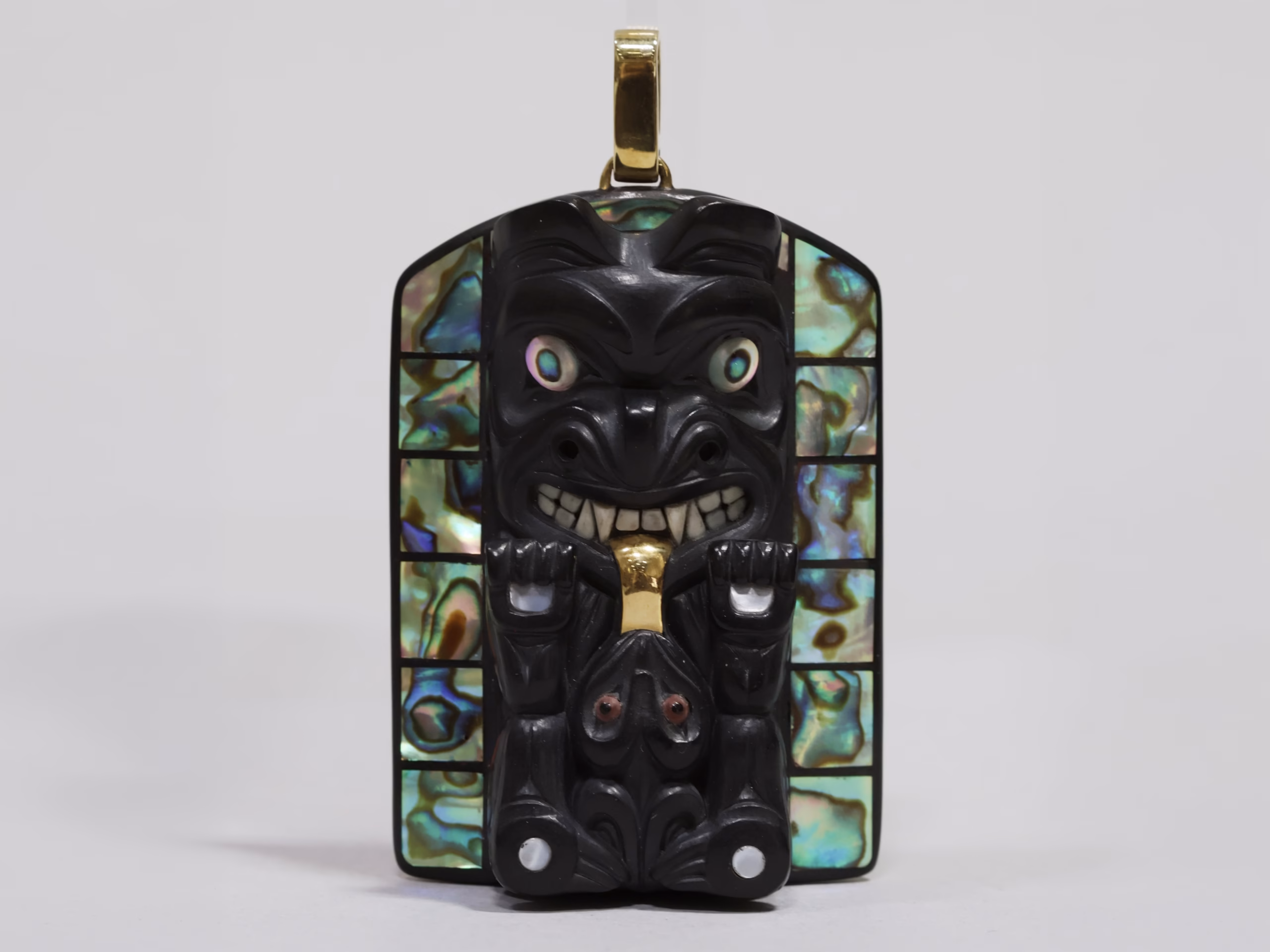 SINCE 1979 Hall's Auction Services CONSIGN WITH HALL'S AUCTION YOUR TRUSTED SOURCE FOR ANTIQUES, COLLECTIBLES AND WINE & SPIRITS
