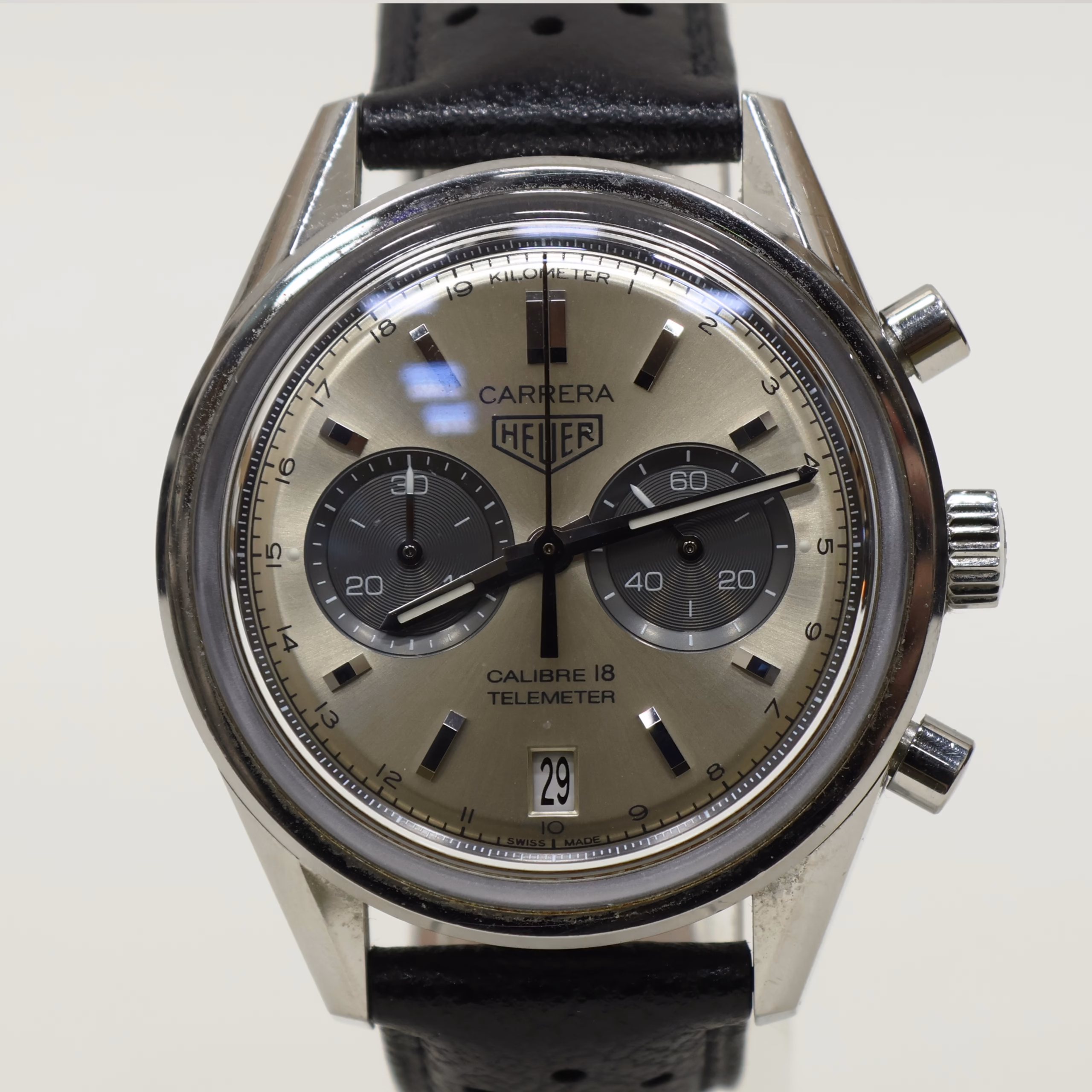 SINCE 1979 Hall's Auction Services CONSIGN WITH HALL'S AUCTION YOUR TRUSTED SOURCE FOR ANTIQUES, COLLECTIBLES AND WINE & SPIRITS